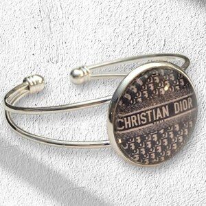 Cuff bracelet/One size fits all